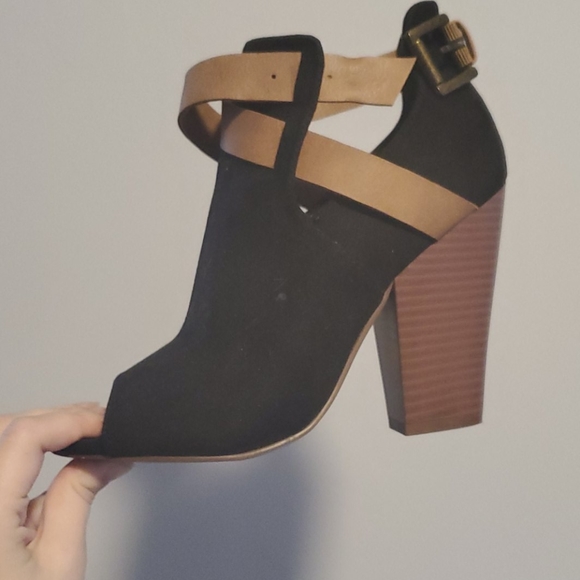 💫 2/$30 • Open Toe Booties - Picture 3 of 3